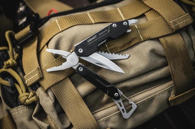 Coast MTC300 multi-tool & lommekniv inkl. karabinhage